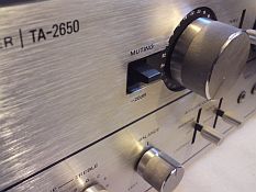 détail de l'ampli Sony TA-2650
